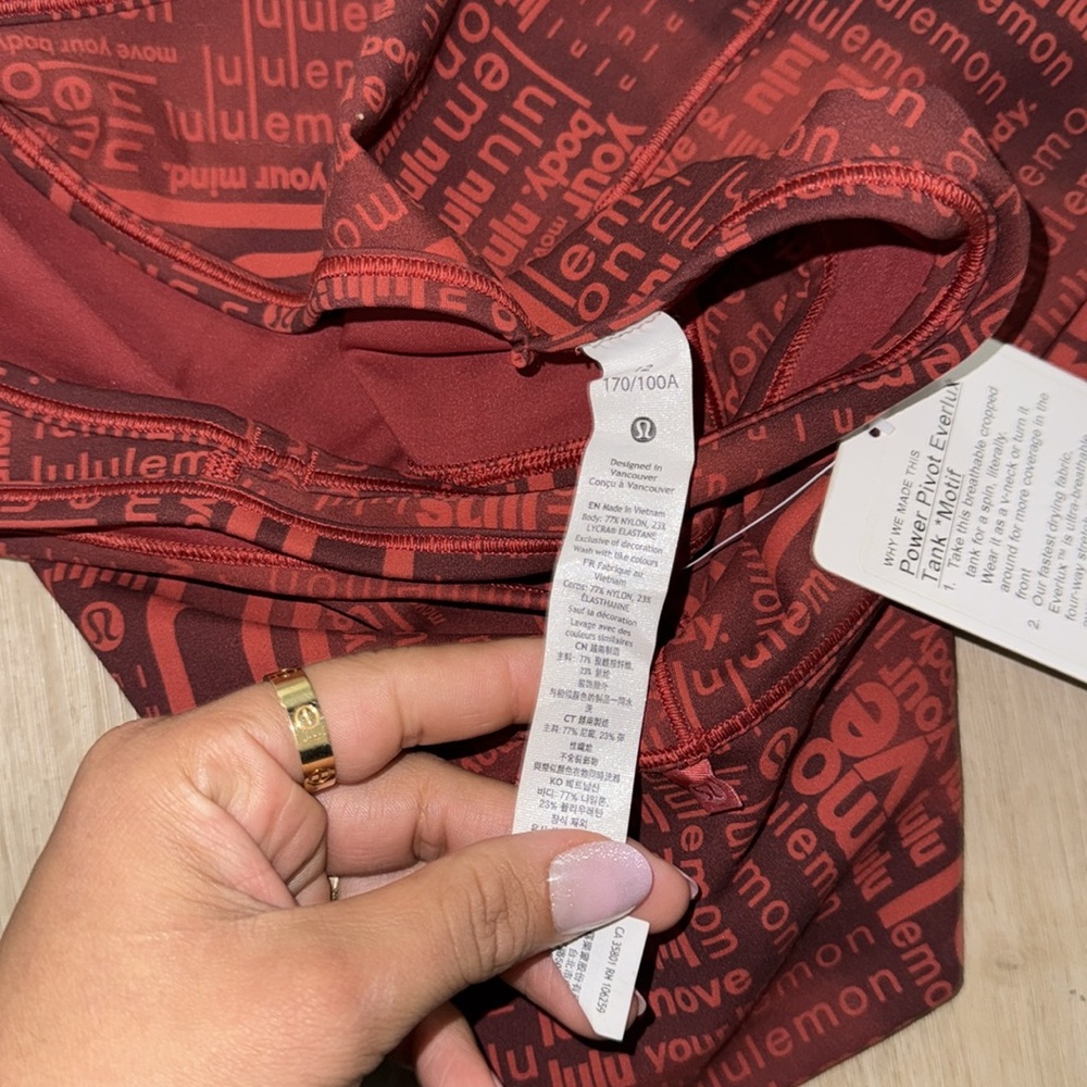 Lululemon Power Pivot Everlux Tank Top *Motif
Lululemon Ombre Red Multi - Picture 9 of 9